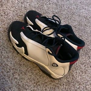 I’m selling black and white jordan 14s